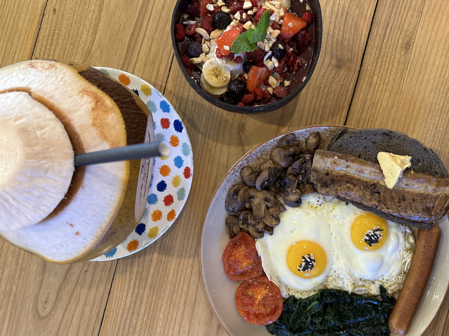 BEACH BOWL BALI Complete Breakfast and Acai Bowl