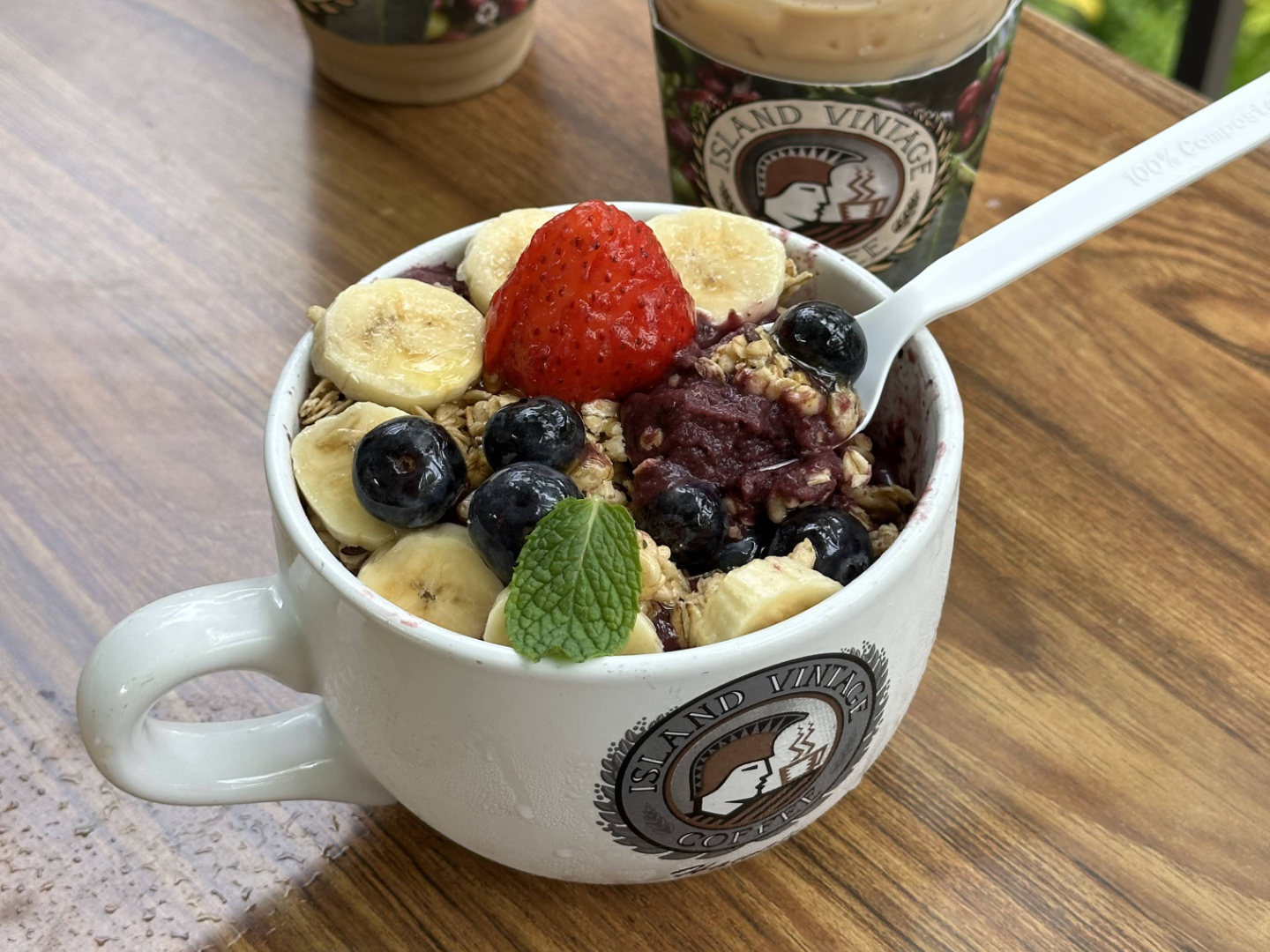 Island Vintage Coffee Original Açaí Bowl