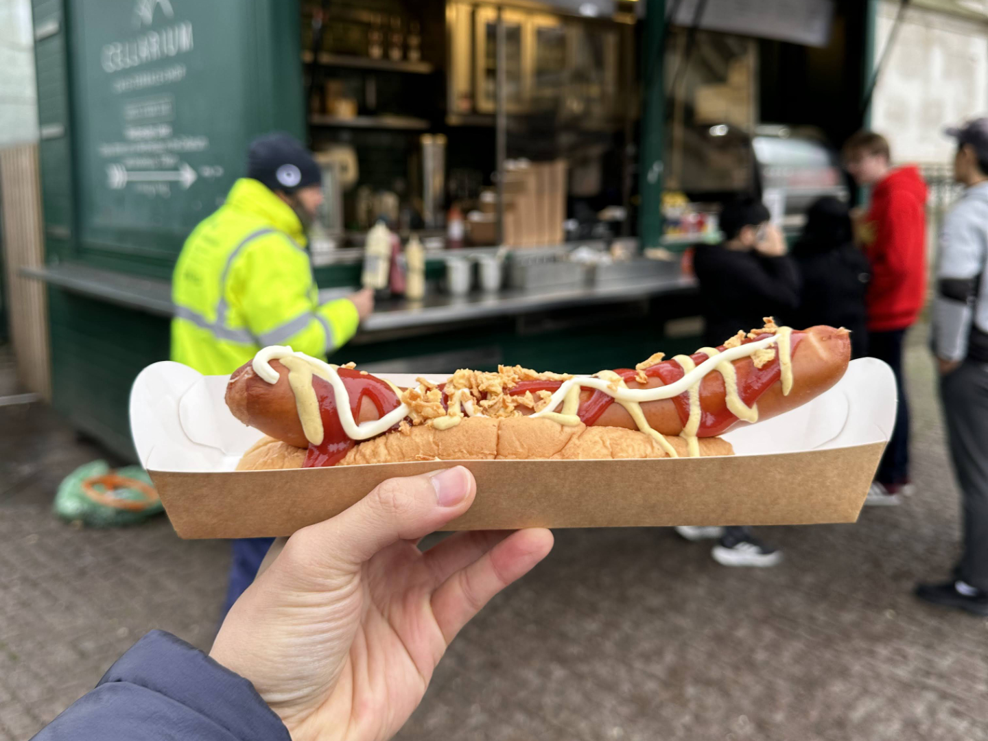Westminster Abbey Kiosk Hot Dog