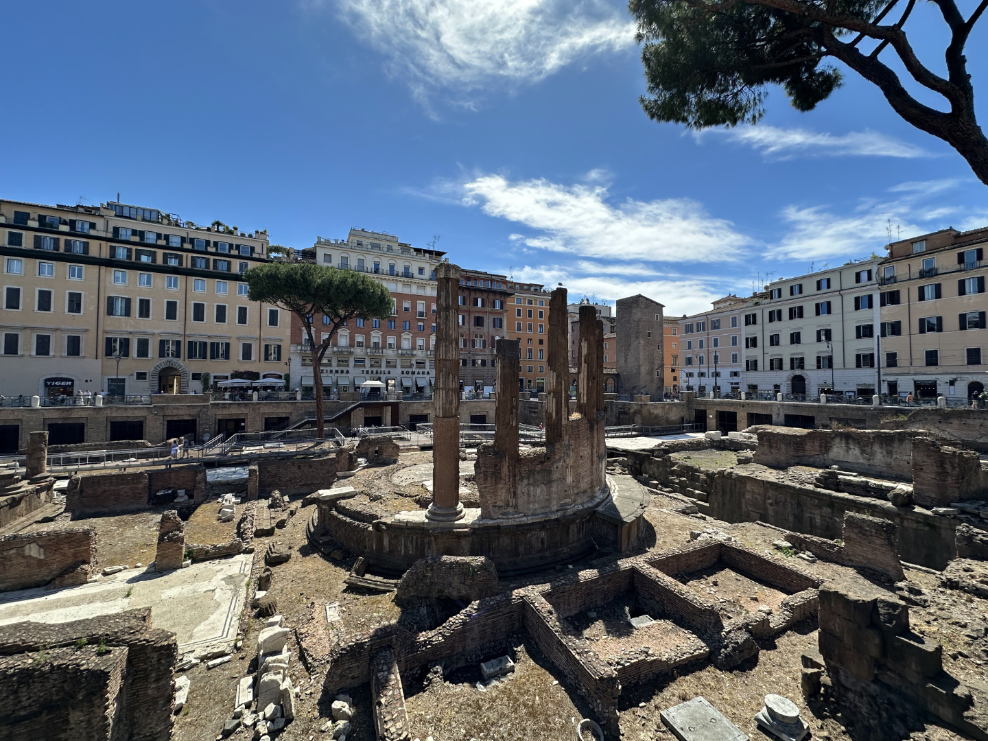 Largo di Torre Argentina