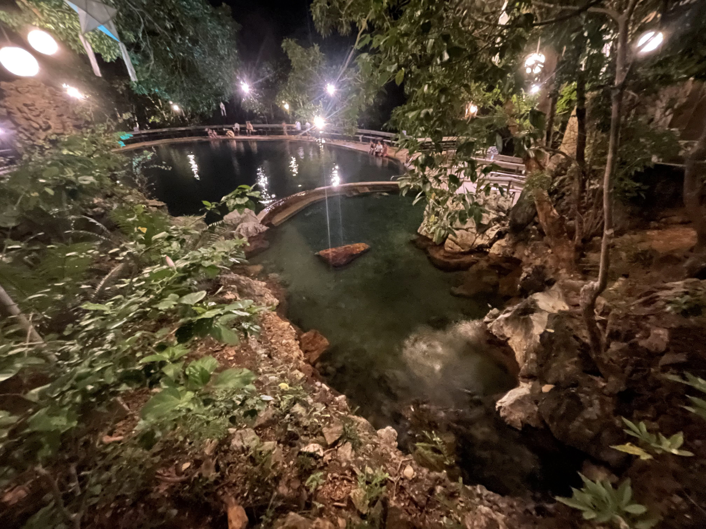 Maquinit Hot Spring