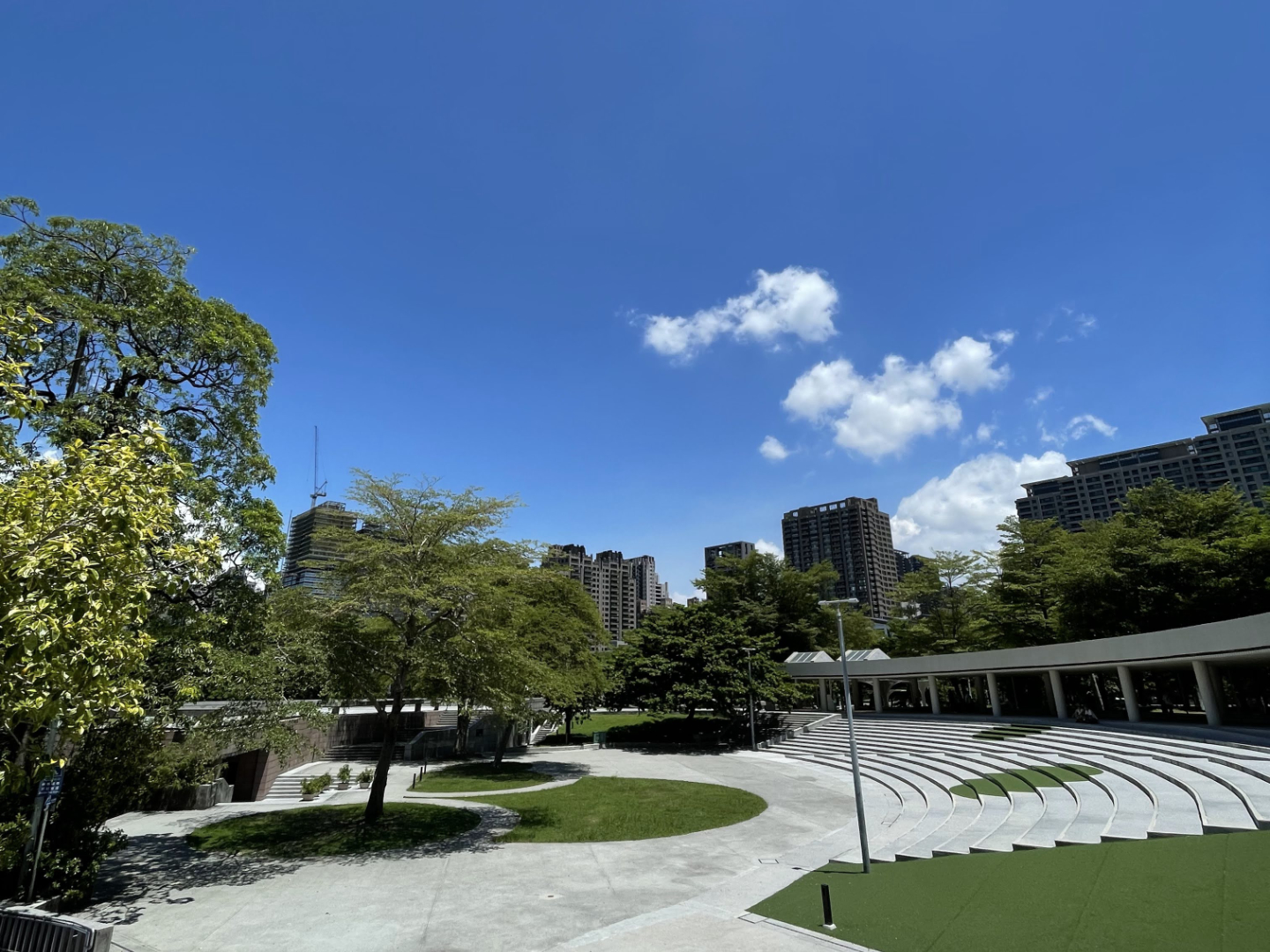 O Plaza